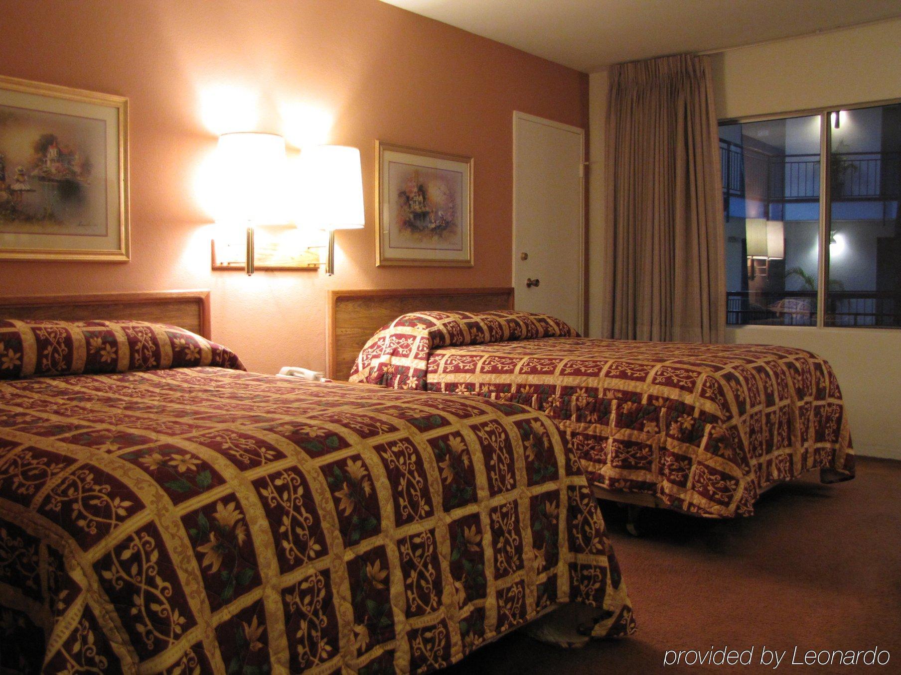 Dunes - Wilshire Los Angeles