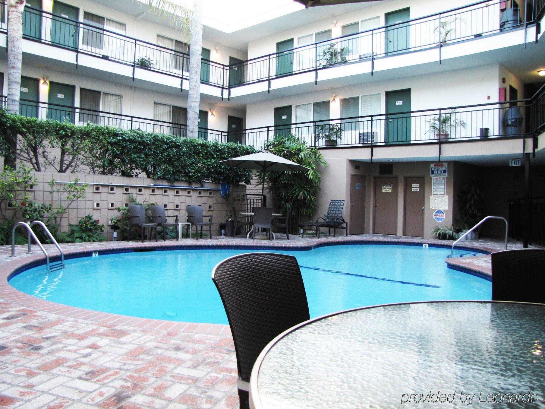 Dunes - Wilshire Hotel Los Angeles